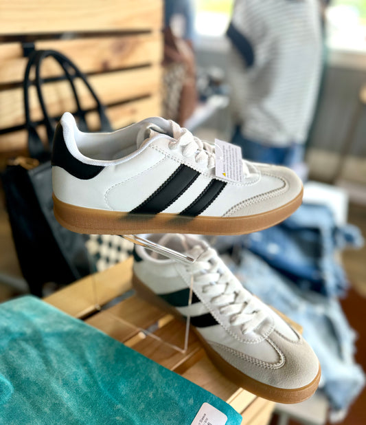 Marthas Classic Sneaker