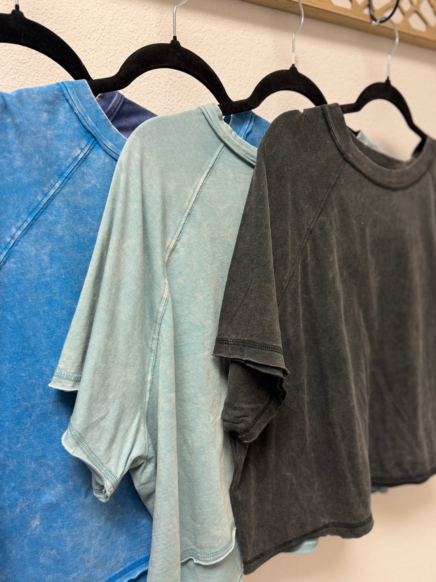 Round Neck Cropped Tee